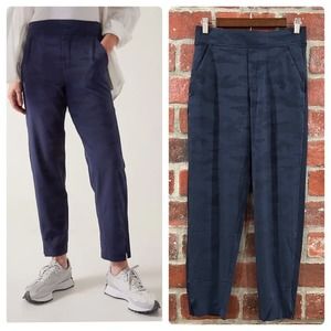Athleta Blue Camouflage Brooklyn Ankle Pants Size 4